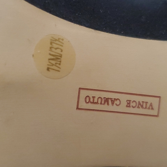 Vince Camuto black suede pointed toe heels Size 7.5 - Picture 10 of 13